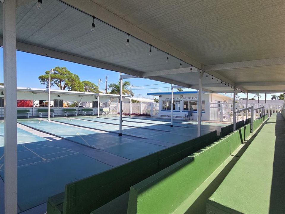 Под контрактом: $379,900 (2 спален, 2 ванн, 1188 Квадратных фут)