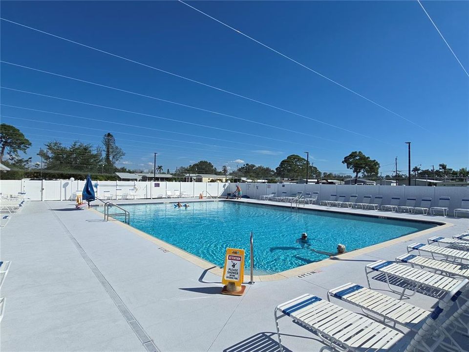 Под контрактом: $379,900 (2 спален, 2 ванн, 1188 Квадратных фут)