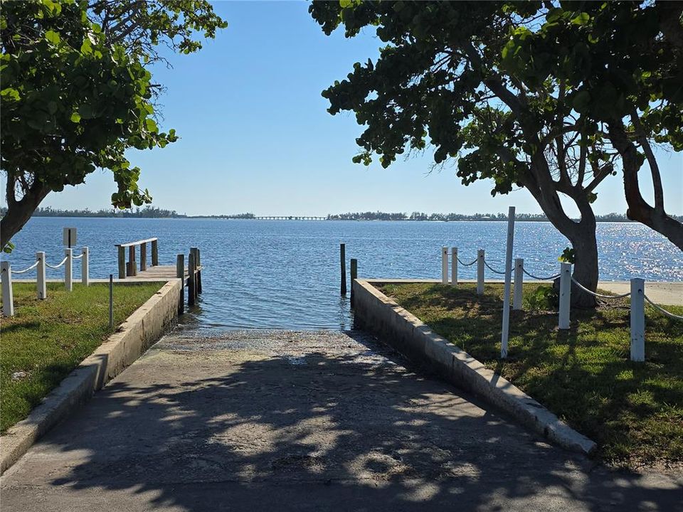 Под контрактом: $379,900 (2 спален, 2 ванн, 1188 Квадратных фут)