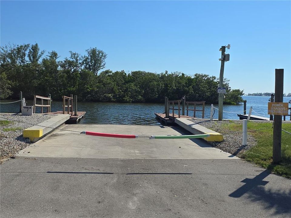 Под контрактом: $379,900 (2 спален, 2 ванн, 1188 Квадратных фут)