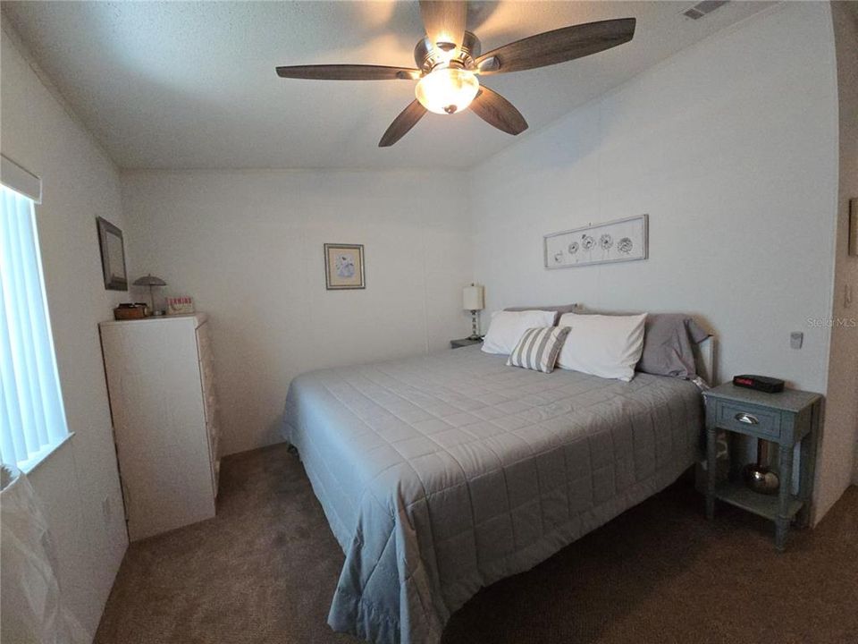 Под контрактом: $379,900 (2 спален, 2 ванн, 1188 Квадратных фут)