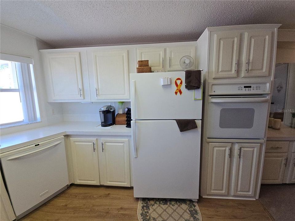 Под контрактом: $379,900 (2 спален, 2 ванн, 1188 Квадратных фут)