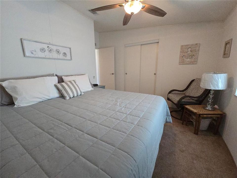 Под контрактом: $379,900 (2 спален, 2 ванн, 1188 Квадратных фут)