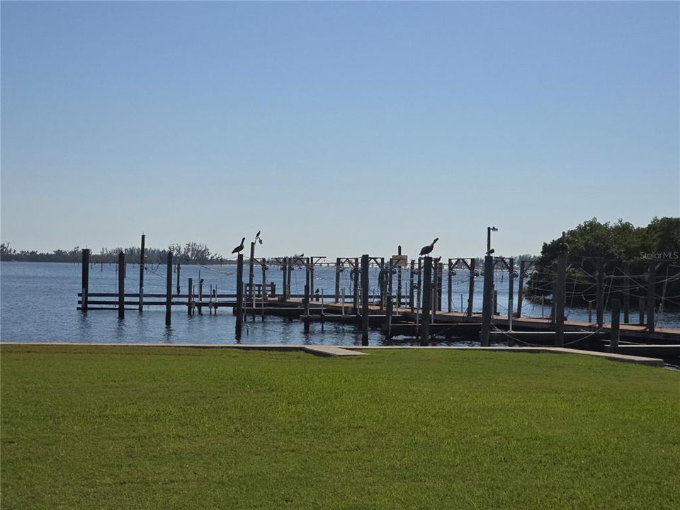 Под контрактом: $379,900 (2 спален, 2 ванн, 1188 Квадратных фут)