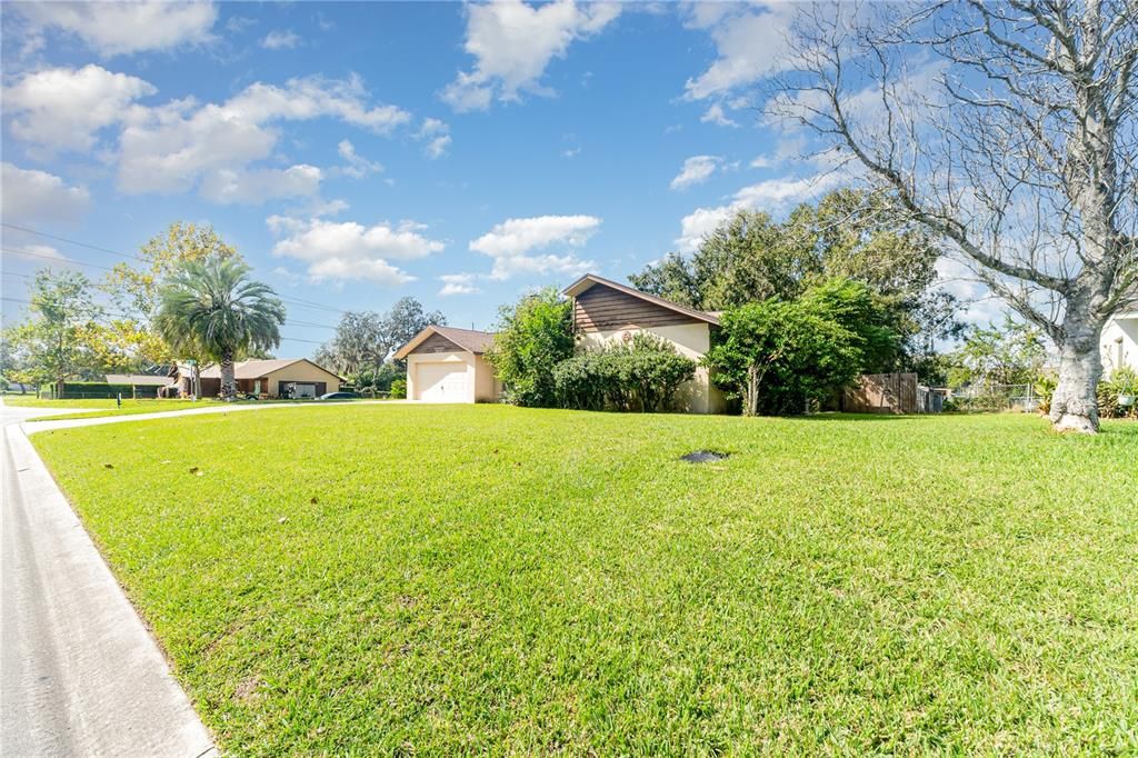 For Sale: $230,000 (3 beds, 2 baths, 1426 Square Feet)