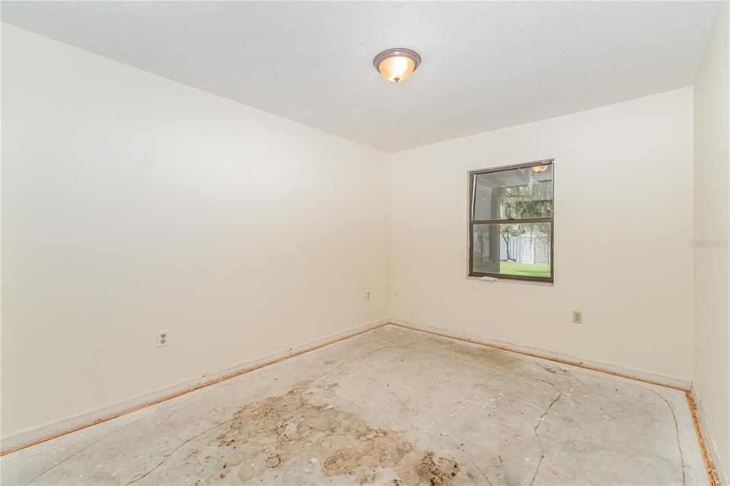 For Sale: $230,000 (3 beds, 2 baths, 1426 Square Feet)