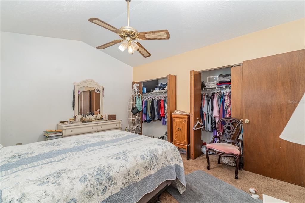 For Sale: $230,000 (3 beds, 2 baths, 1426 Square Feet)