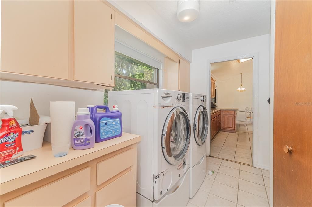 For Sale: $230,000 (3 beds, 2 baths, 1426 Square Feet)