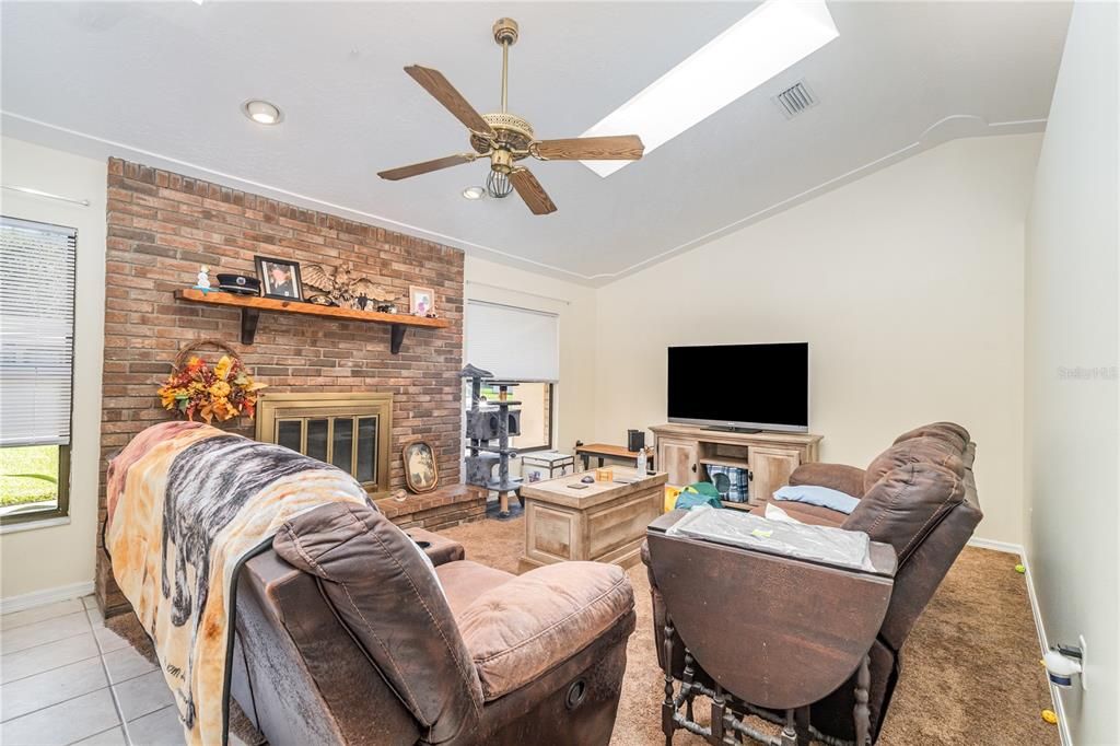 For Sale: $230,000 (3 beds, 2 baths, 1426 Square Feet)