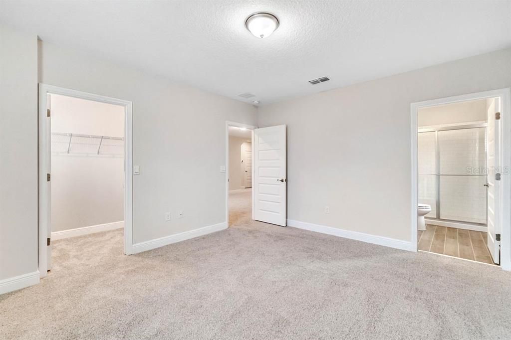 Active With Contract: $867,656 (5 beds, 4 baths, 3225 Square Feet)