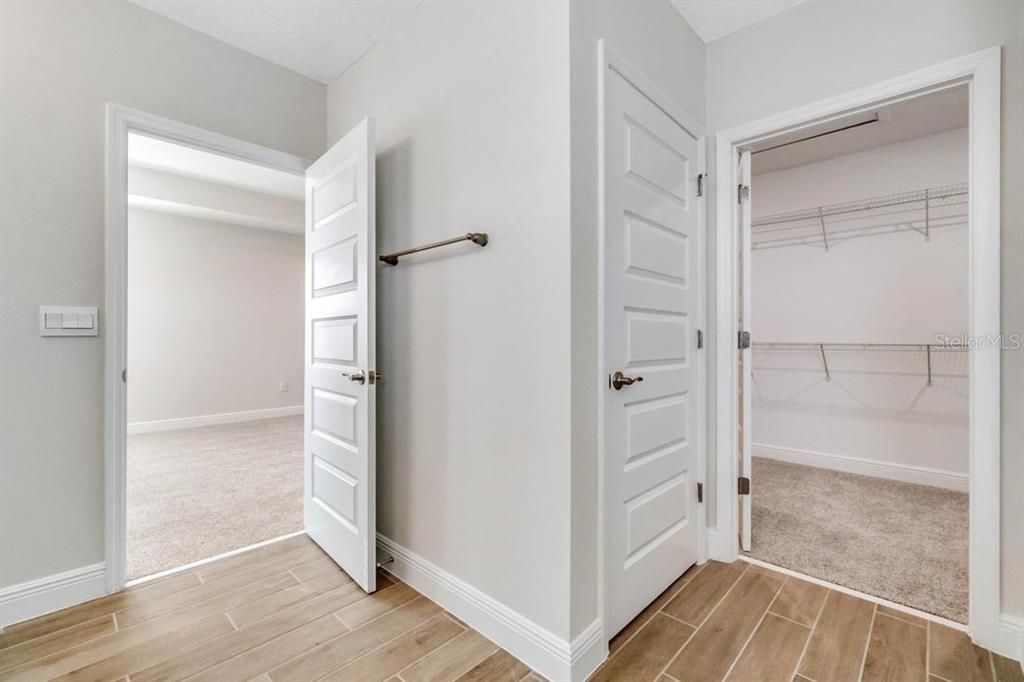 Active With Contract: $867,656 (5 beds, 4 baths, 3225 Square Feet)