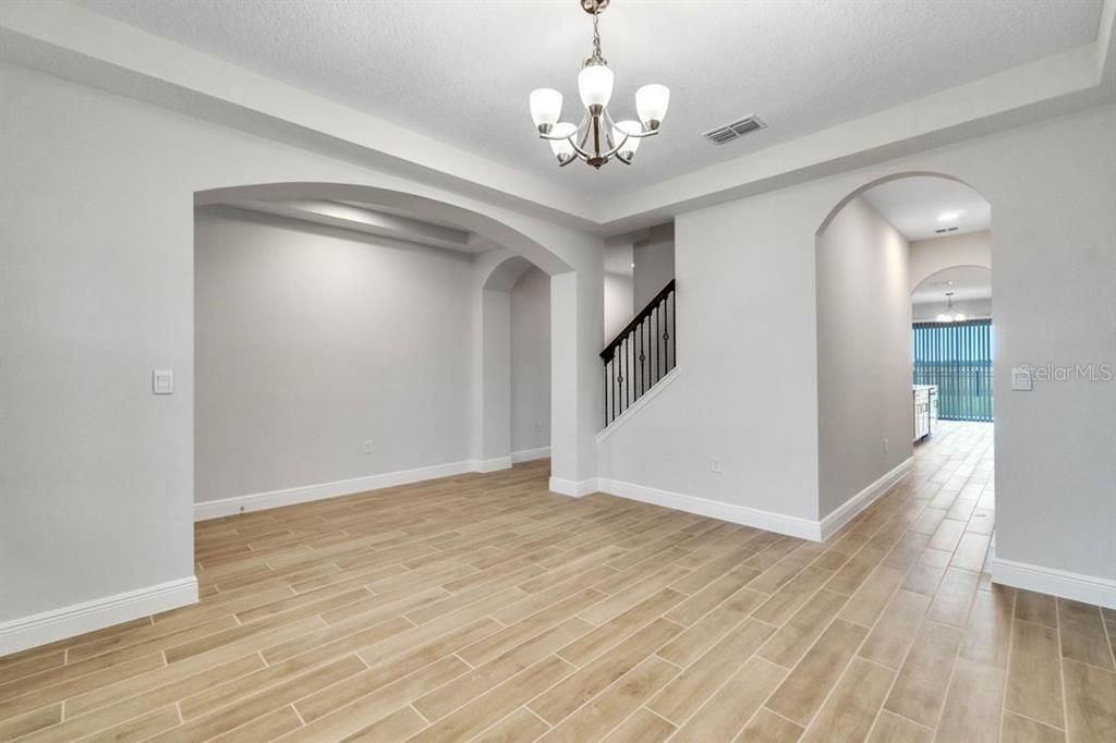 Active With Contract: $867,656 (5 beds, 4 baths, 3225 Square Feet)