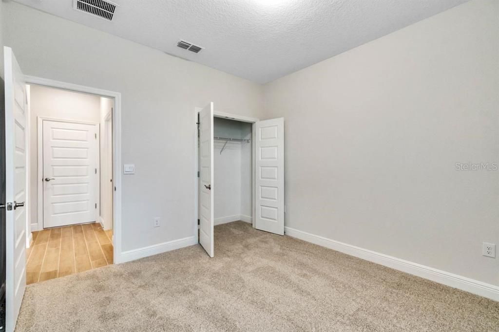 Active With Contract: $867,656 (5 beds, 4 baths, 3225 Square Feet)