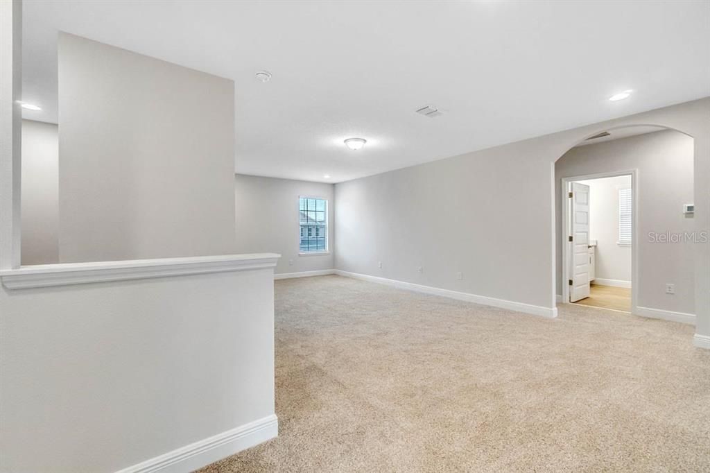 Active With Contract: $867,656 (5 beds, 4 baths, 3225 Square Feet)