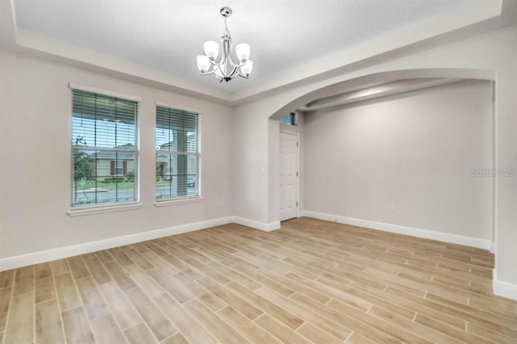 Active With Contract: $867,656 (5 beds, 4 baths, 3225 Square Feet)