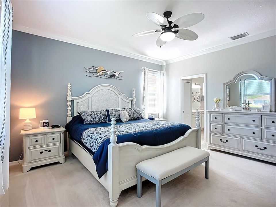 Activo con contrato: $350,000 (4 camas, 3 baños, 2035 Pies cuadrados)