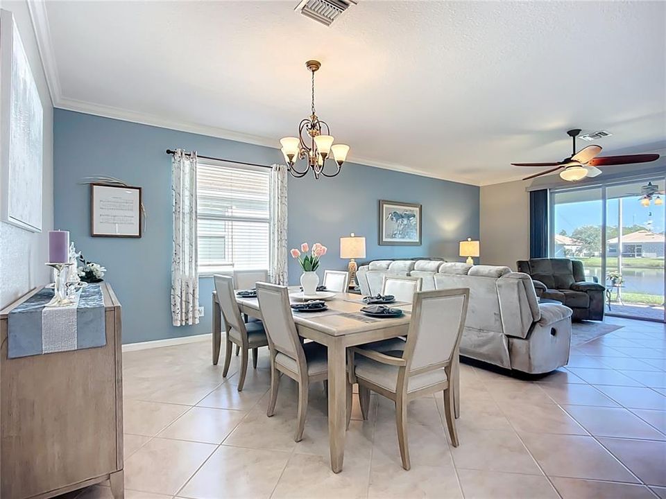 Activo con contrato: $350,000 (4 camas, 3 baños, 2035 Pies cuadrados)