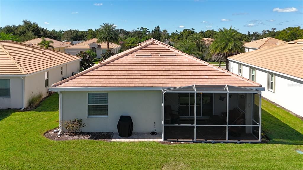 Activo con contrato: $350,000 (4 camas, 3 baños, 2035 Pies cuadrados)