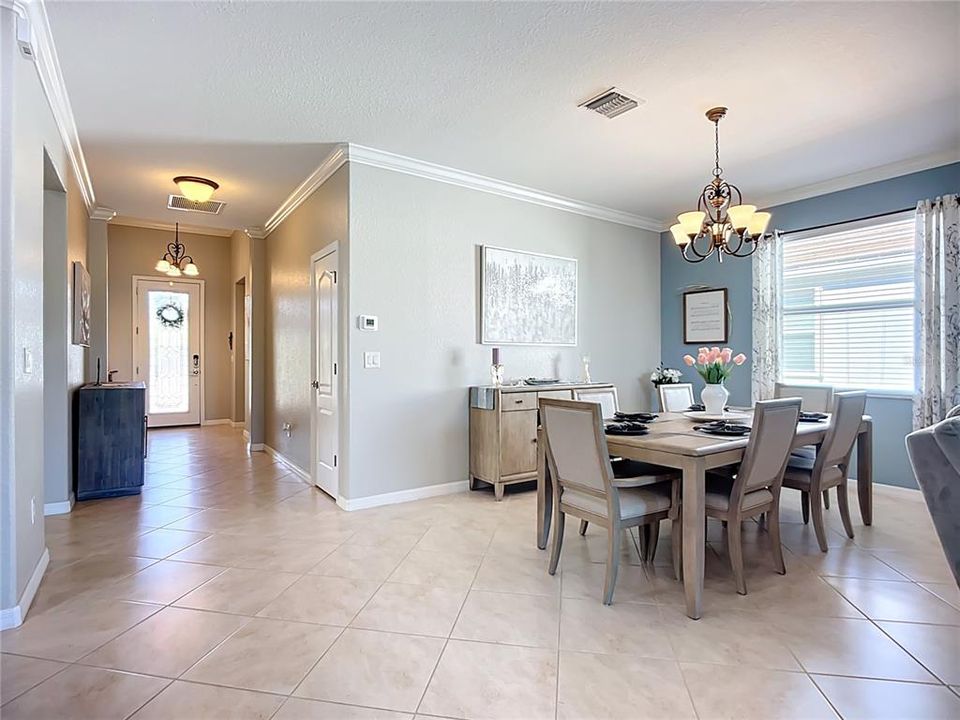 Activo con contrato: $350,000 (4 camas, 3 baños, 2035 Pies cuadrados)