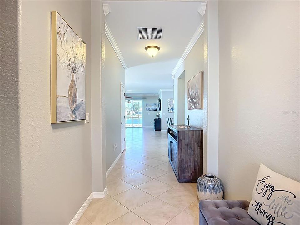 Activo con contrato: $350,000 (4 camas, 3 baños, 2035 Pies cuadrados)