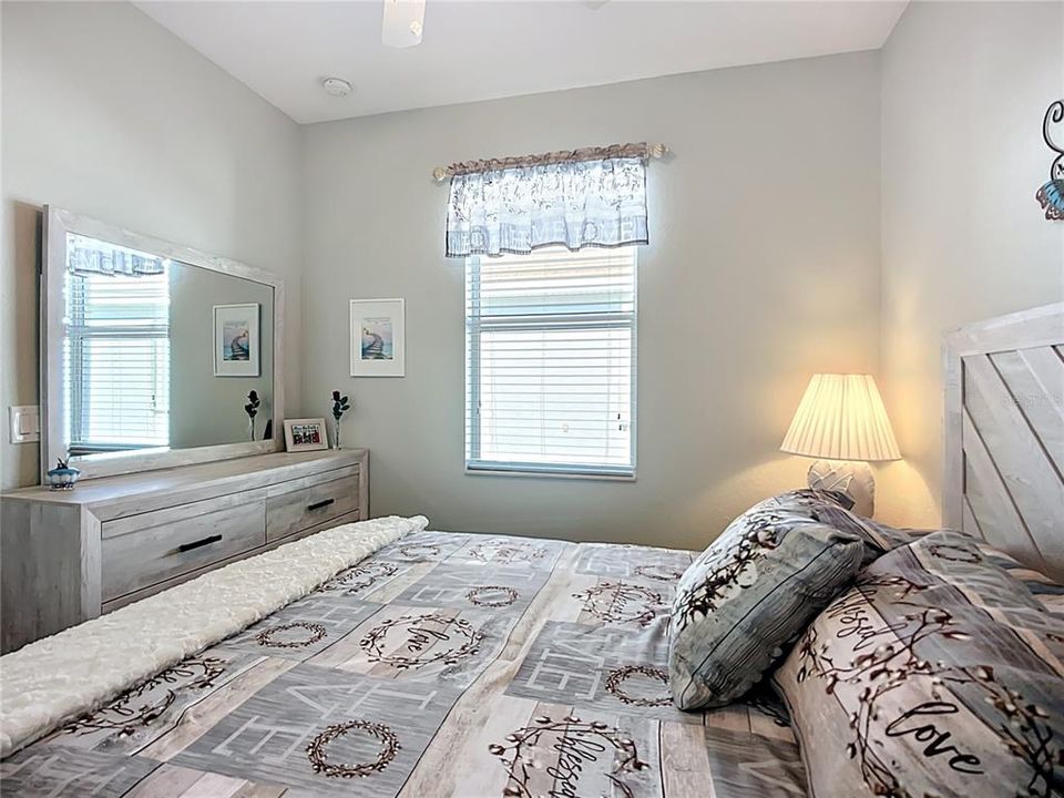 Activo con contrato: $350,000 (4 camas, 3 baños, 2035 Pies cuadrados)