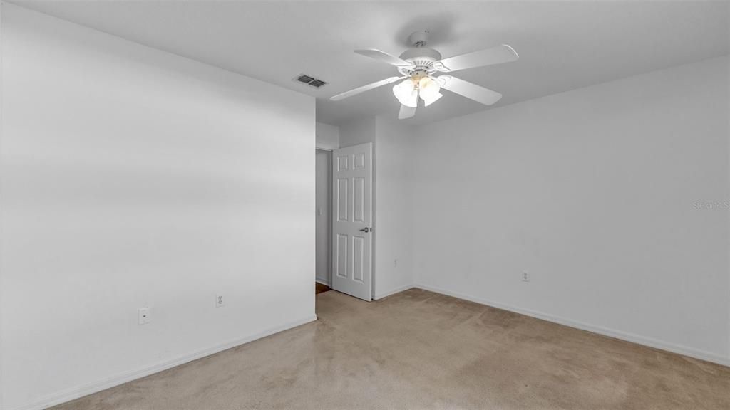 Activo con contrato: $350,000 (4 camas, 2 baños, 1754 Pies cuadrados)