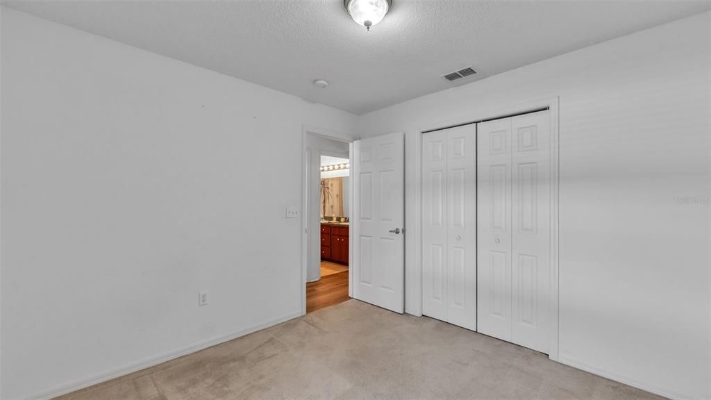 Activo con contrato: $350,000 (4 camas, 2 baños, 1754 Pies cuadrados)