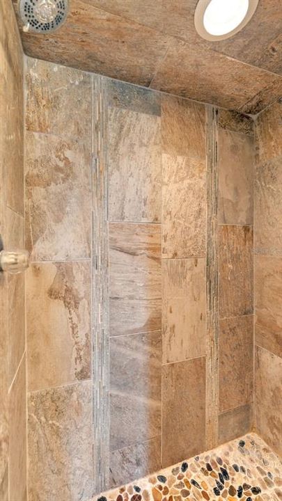 Activo con contrato: $350,000 (4 camas, 2 baños, 1754 Pies cuadrados)