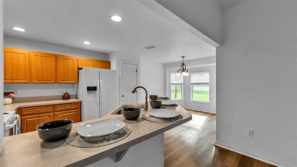 Activo con contrato: $350,000 (4 camas, 2 baños, 1754 Pies cuadrados)