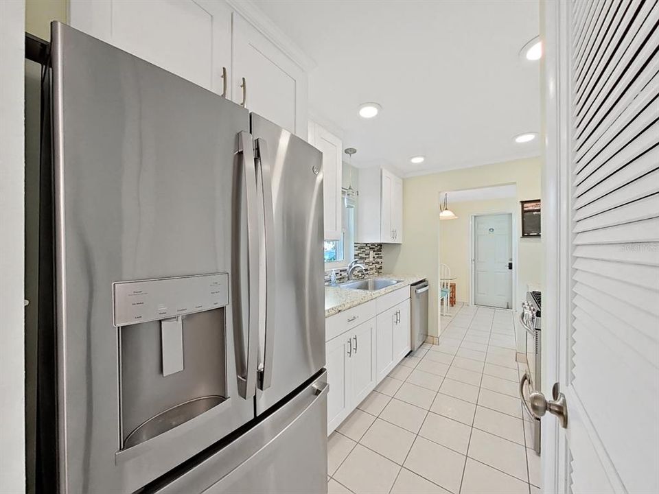 For Rent: $1,900 (2 beds, 2 baths, 1070 Square Feet)