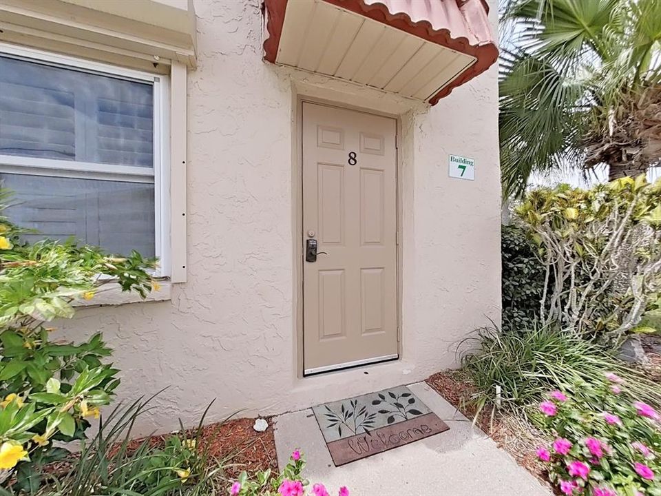 For Rent: $1,900 (2 beds, 2 baths, 1070 Square Feet)