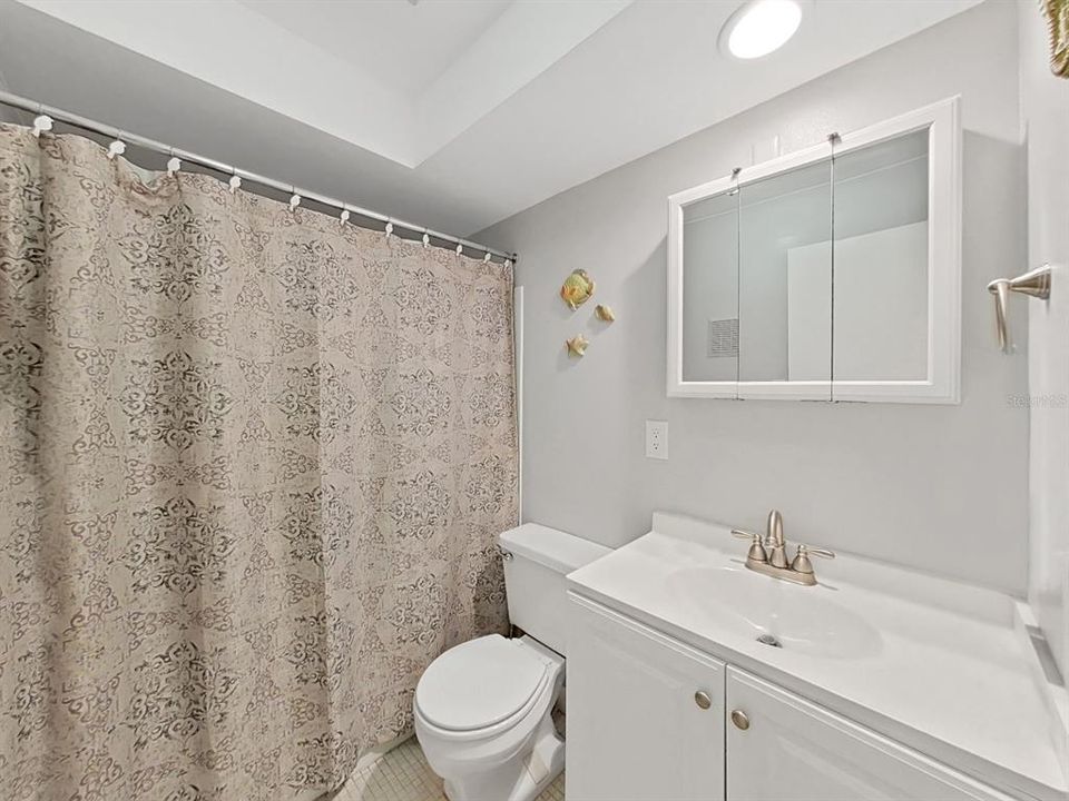 For Rent: $1,900 (2 beds, 2 baths, 1070 Square Feet)