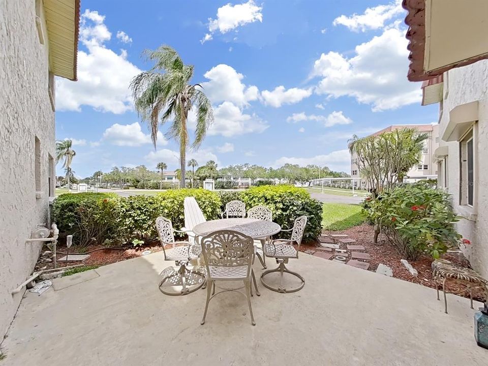 For Rent: $1,900 (2 beds, 2 baths, 1070 Square Feet)