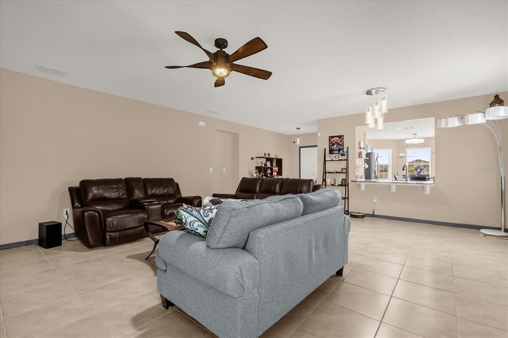 For Sale: $355,000 (3 beds, 2 baths, 1742 Square Feet)