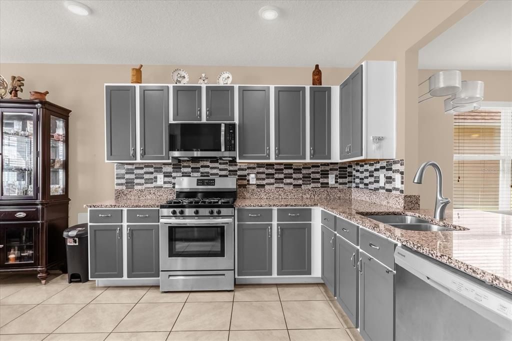 For Sale: $355,000 (3 beds, 2 baths, 1742 Square Feet)