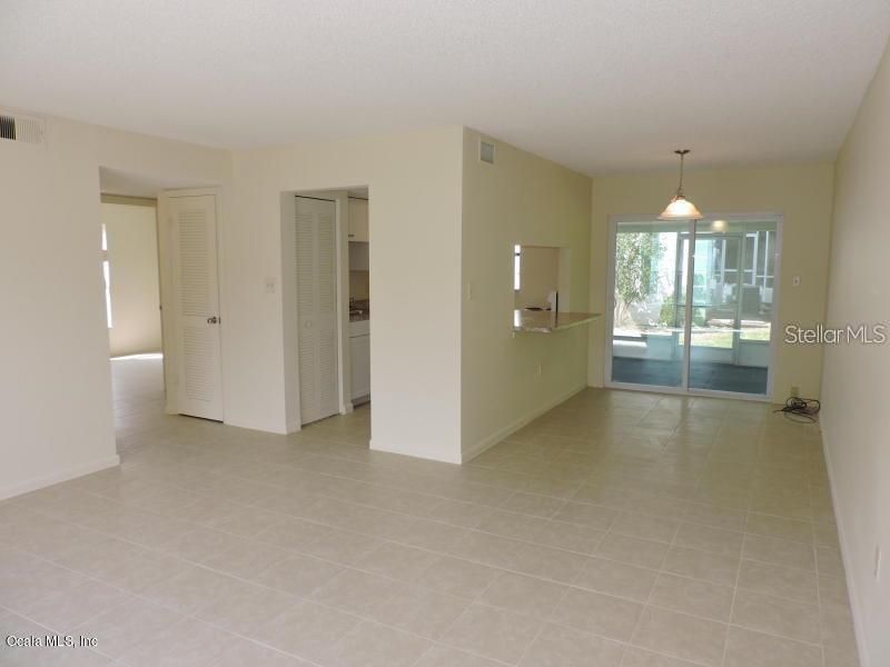 For Sale: $111,000 (2 beds, 1 baths, 891 Square Feet)