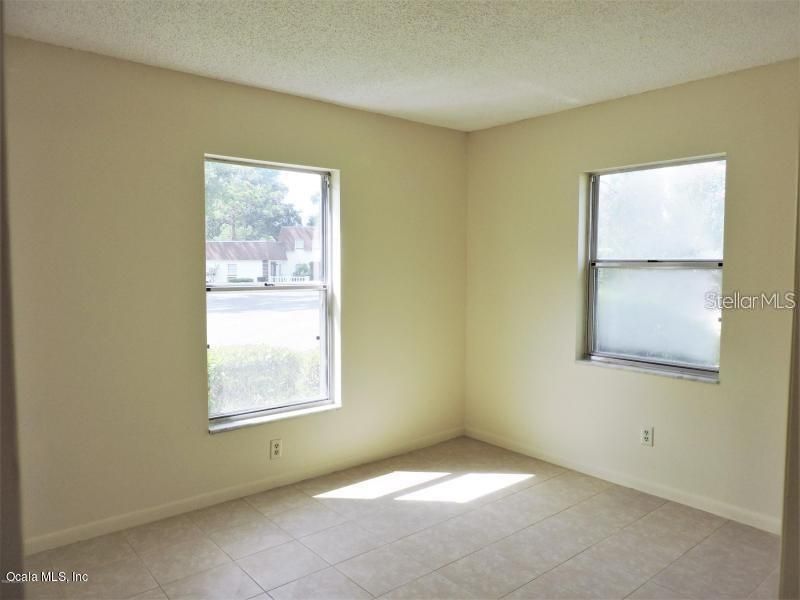 For Sale: $111,000 (2 beds, 1 baths, 891 Square Feet)