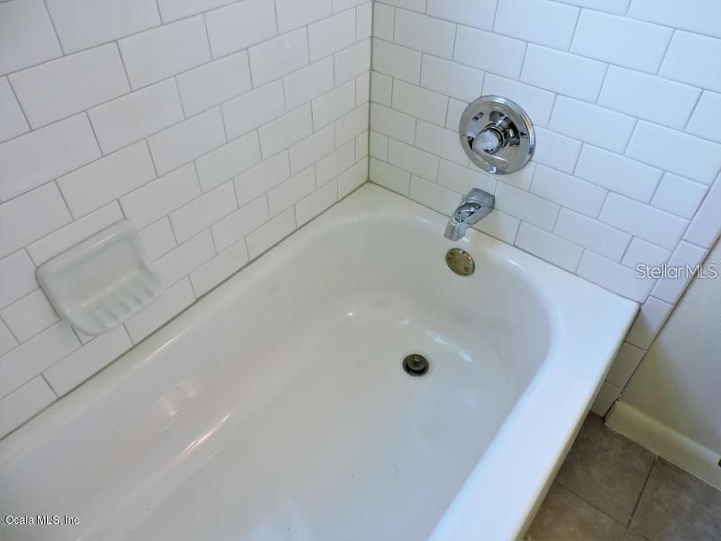 For Sale: $111,000 (2 beds, 1 baths, 891 Square Feet)