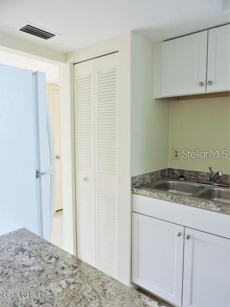 For Sale: $111,000 (2 beds, 1 baths, 891 Square Feet)