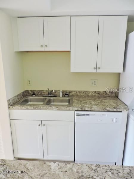 For Sale: $111,000 (2 beds, 1 baths, 891 Square Feet)