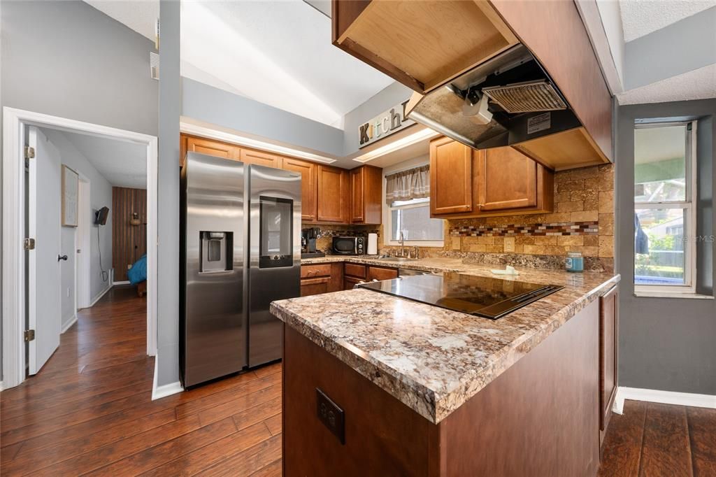 Active With Contract: $339,000 (3 beds, 2 baths, 1388 Square Feet)