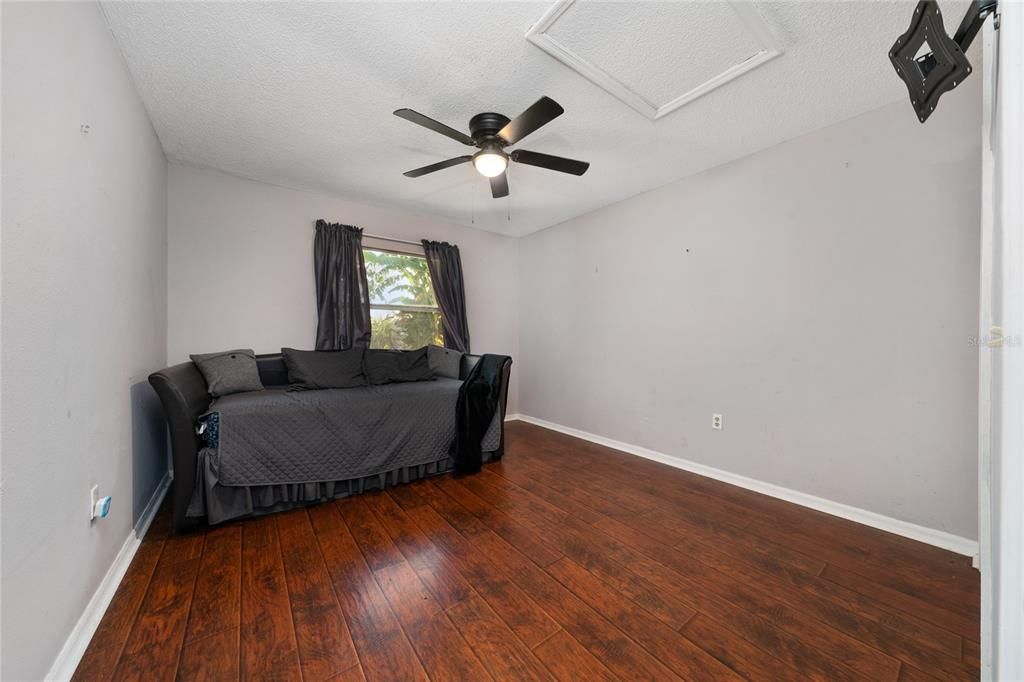 Active With Contract: $339,000 (3 beds, 2 baths, 1388 Square Feet)