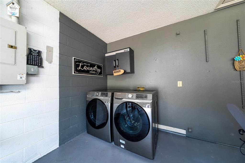 Active With Contract: $339,000 (3 beds, 2 baths, 1388 Square Feet)