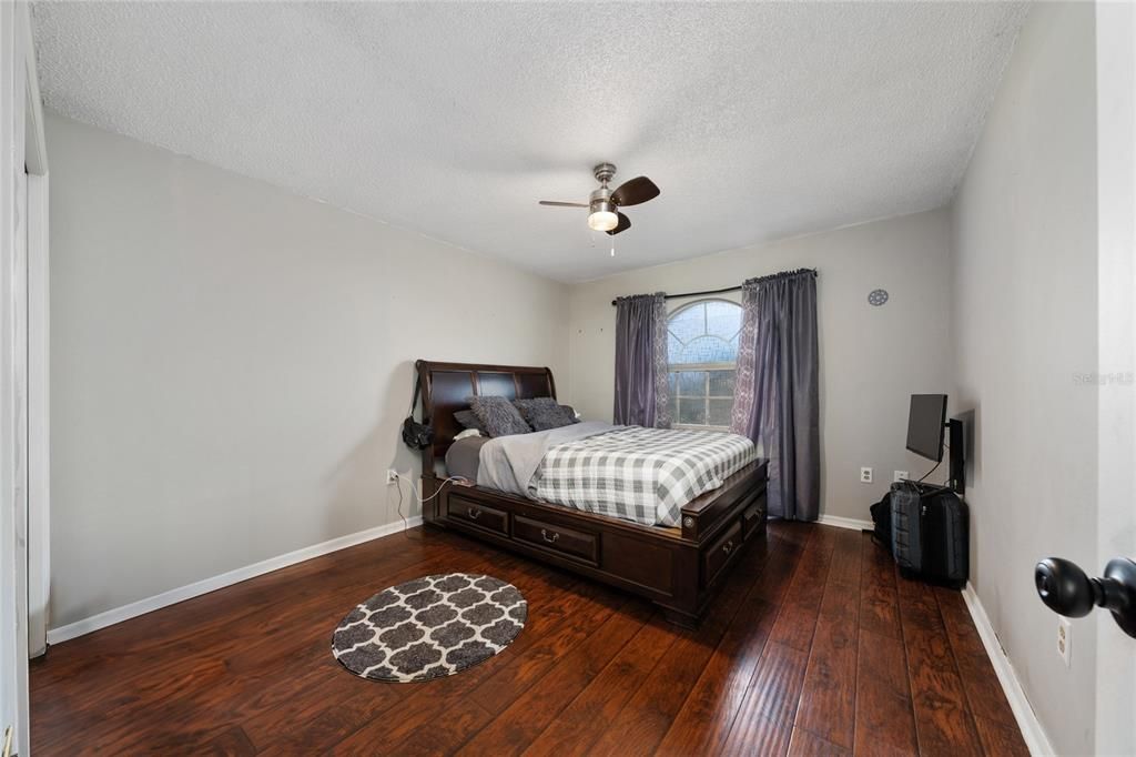 Active With Contract: $339,000 (3 beds, 2 baths, 1388 Square Feet)