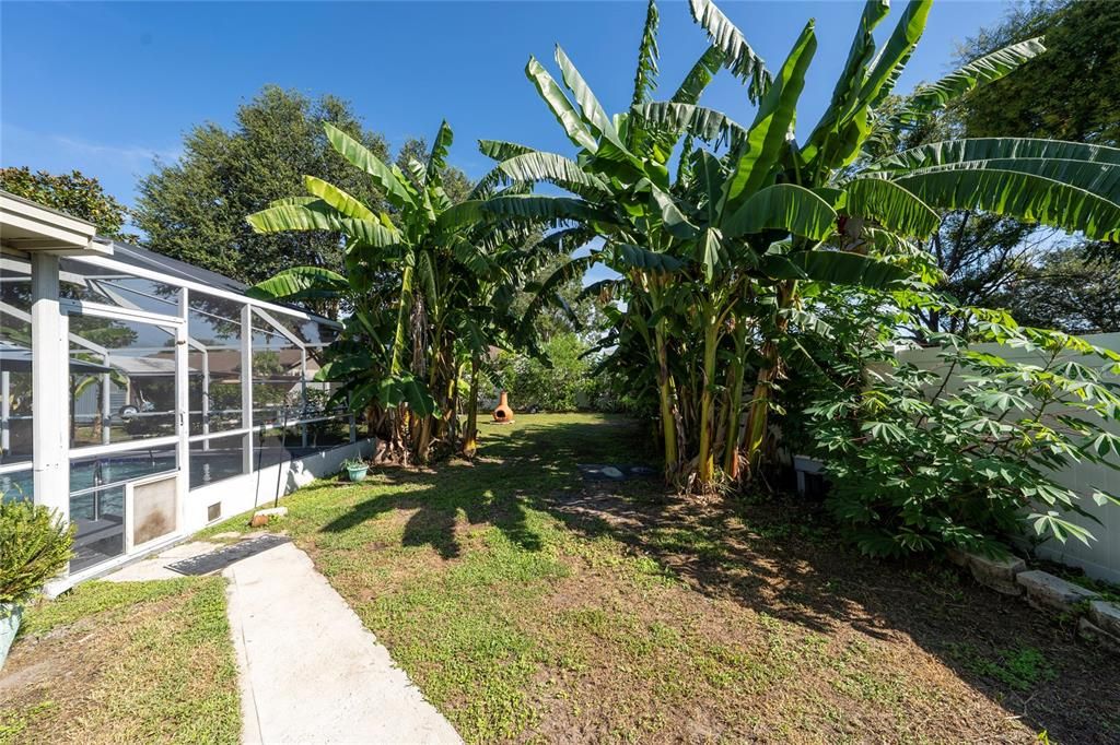 Active With Contract: $339,000 (3 beds, 2 baths, 1388 Square Feet)