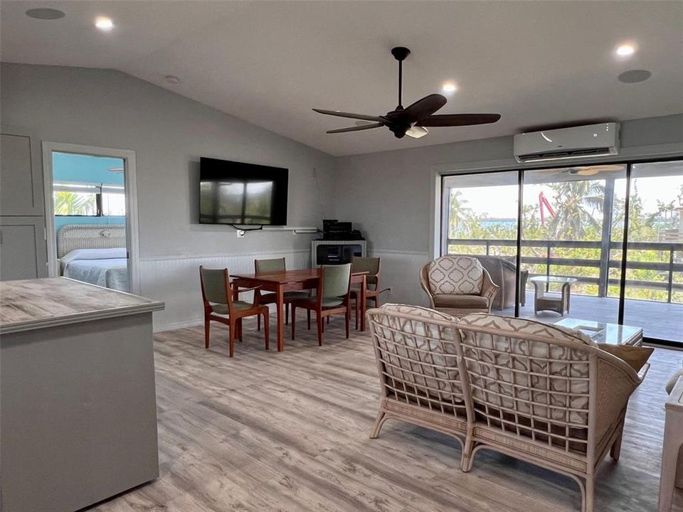 待售: $795,000 (2 贝兹, 2 浴室, 1056 平方英尺)