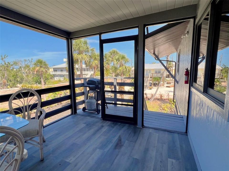 待售: $795,000 (2 贝兹, 2 浴室, 1056 平方英尺)