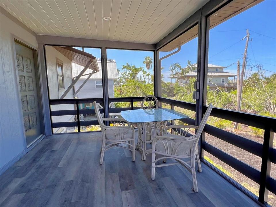 待售: $795,000 (2 贝兹, 2 浴室, 1056 平方英尺)