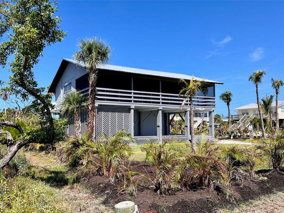 待售: $795,000 (2 贝兹, 2 浴室, 1056 平方英尺)