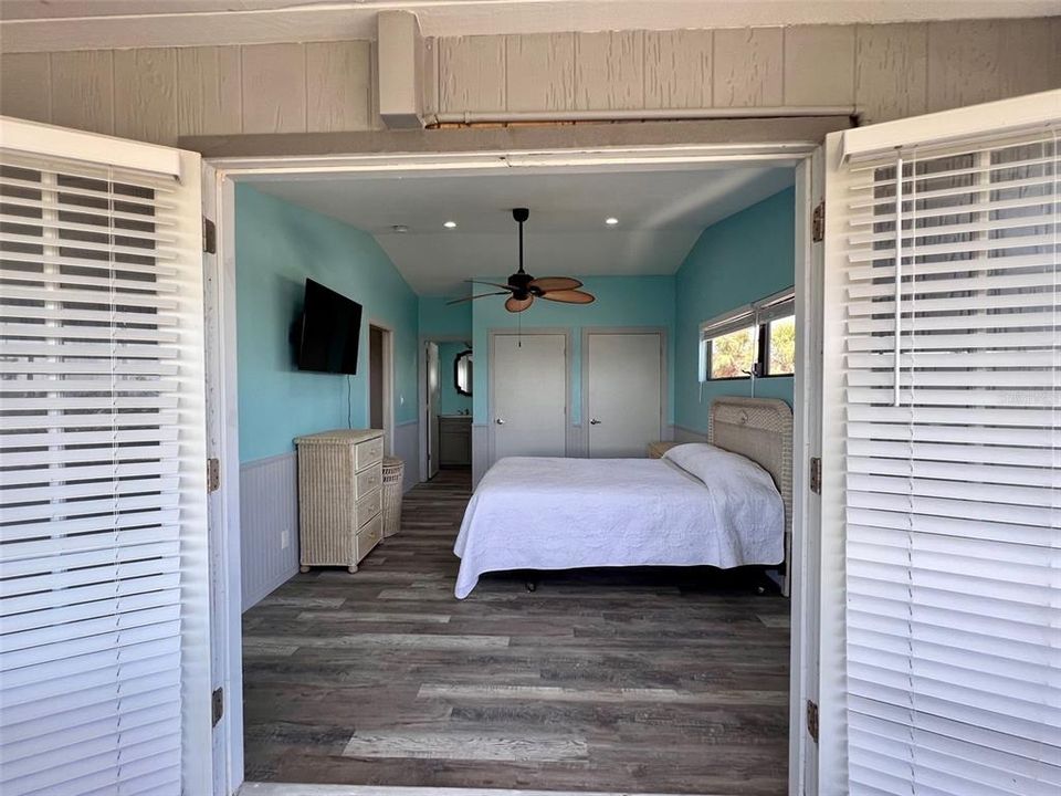 待售: $795,000 (2 贝兹, 2 浴室, 1056 平方英尺)